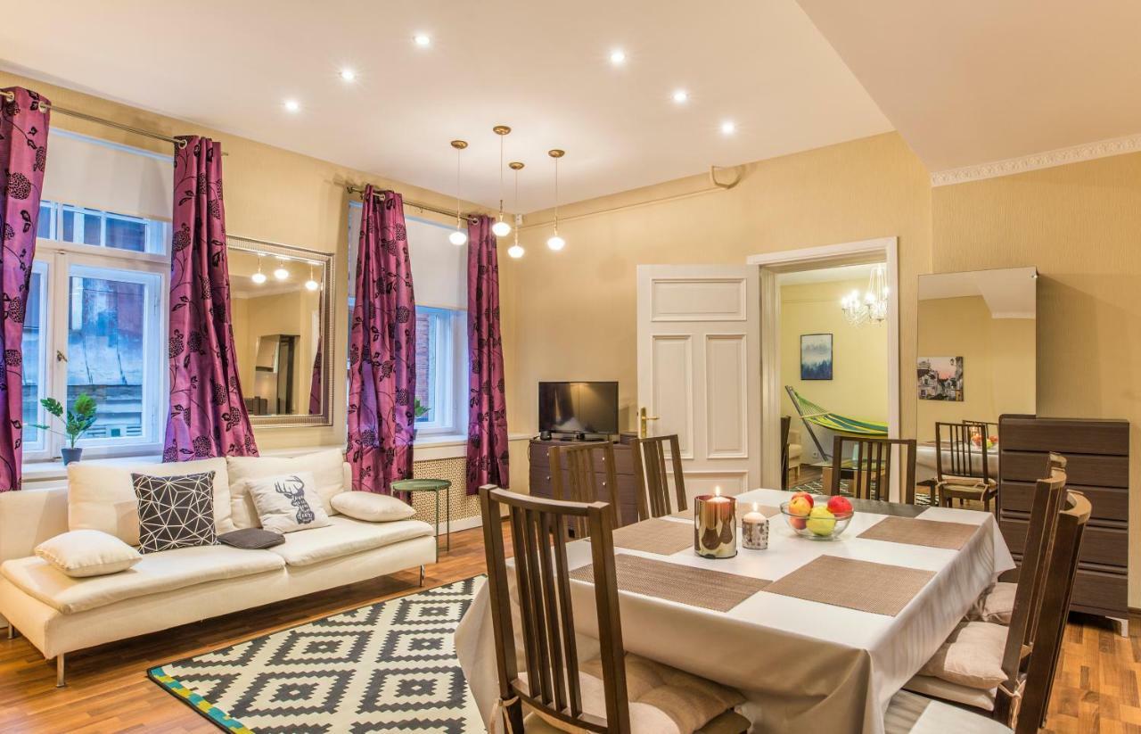 Charming Spacious 3 Bedroom In Old Town リガ エクステリア 写真