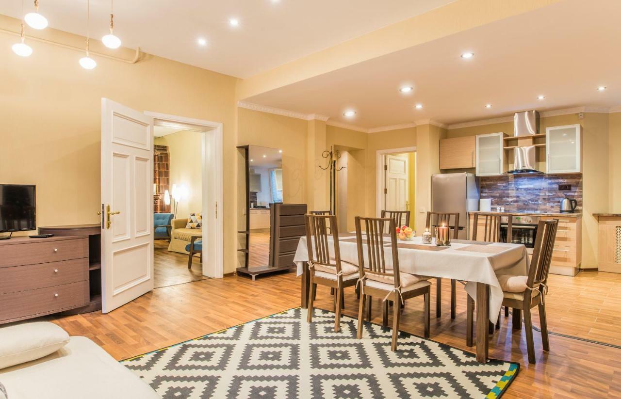 Charming Spacious 3 Bedroom In Old Town リガ エクステリア 写真